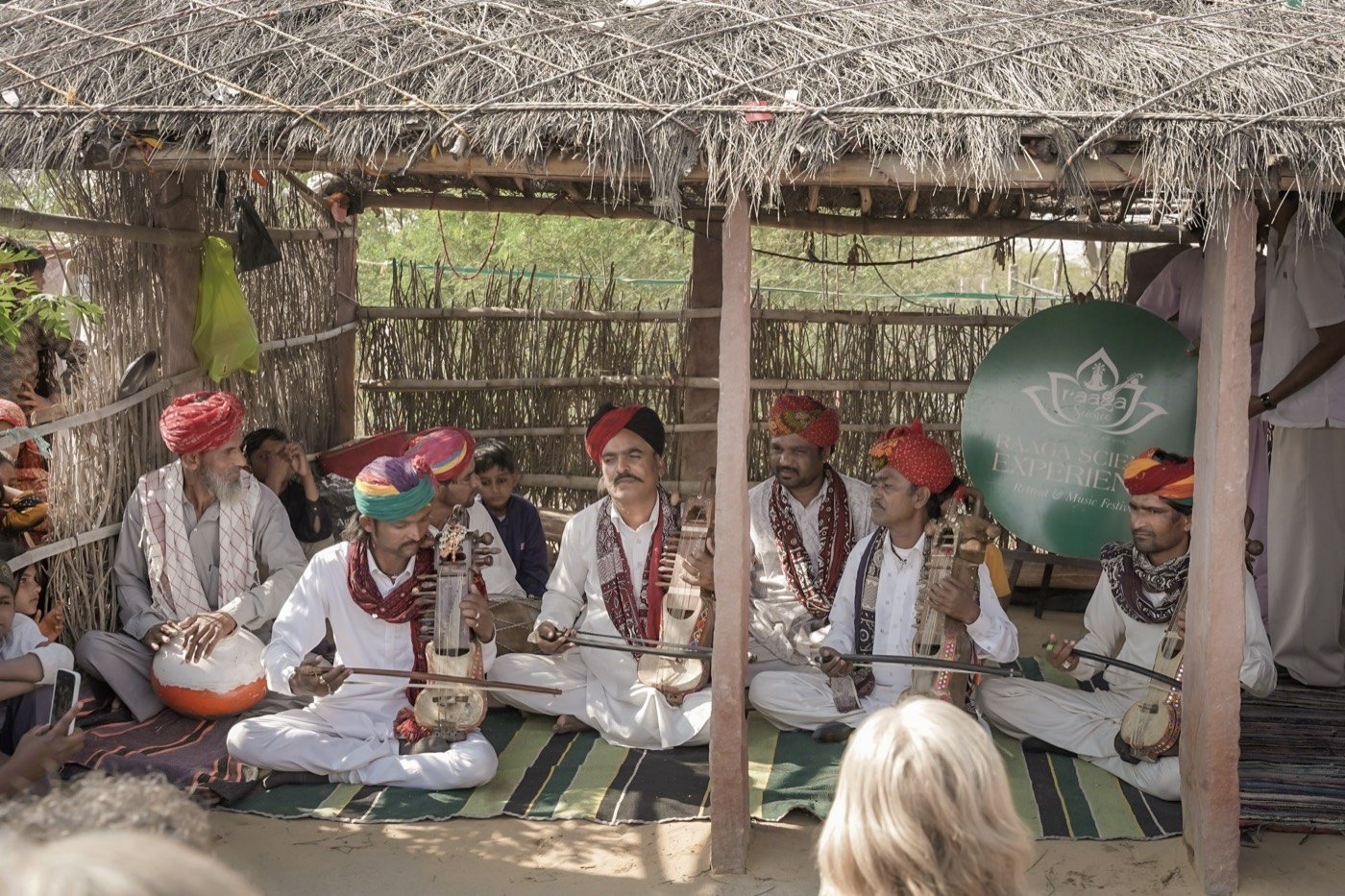 Le Village des Musiciens — Une Tradition Vivante